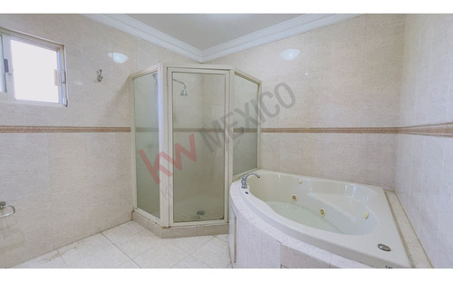 Casa Residencial Frente Área Verde, En La Exclusiva Zona De El Fresno En Torreón