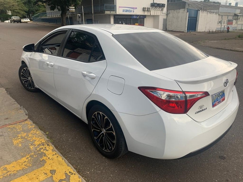 Imagen 4 de 8 de Toyota Corolla S Blindado