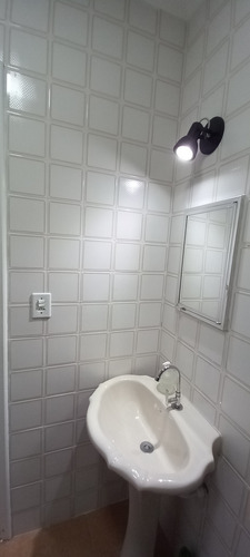 Apartamento De 01 Dormitório Com Vaga De Garagem Coberta !!!