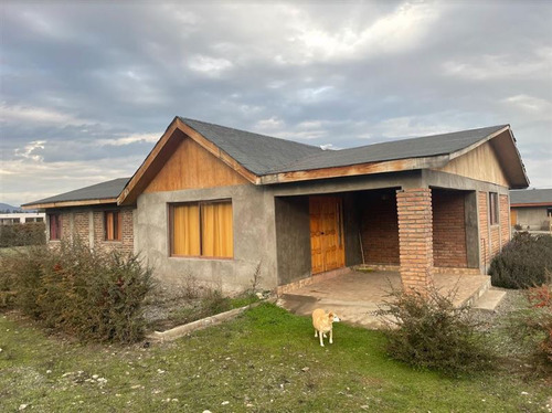 Casa En Venta De 3 Dorm. En Isla De Maipo