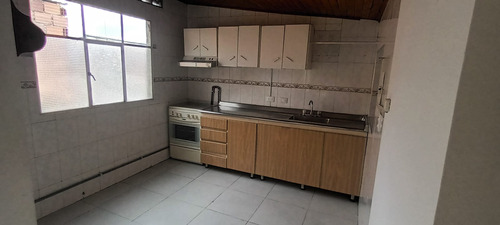 Venta Casa En San Rafael, Puente Aranda, Con 4 Apartamentos Interiores