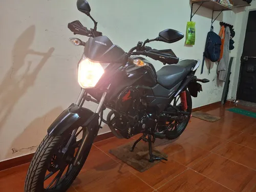Cb 125 F Negra Con Rojo 2024, Defensas, Hand Savers Y Baúl