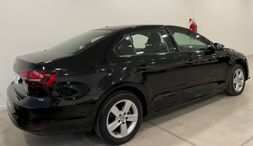 Imagen 3 de 14 de Vw Vento 2.5 Advance Plus Tip 2017