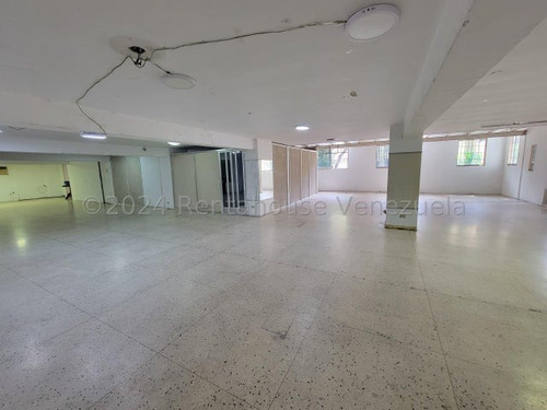 Local Comercial En Venta, Los Rosales Mls #24-29115 Sc