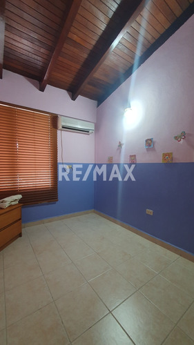 Se Vende Townhouse En Las Brisas Del Aeropuerto, Maturin