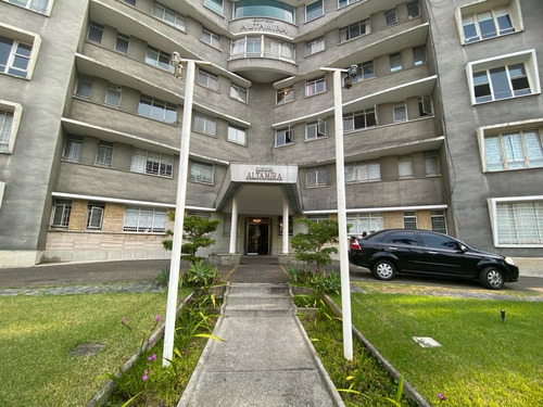 Venta De Hermoso Apartamento En Altamira, 244mts2