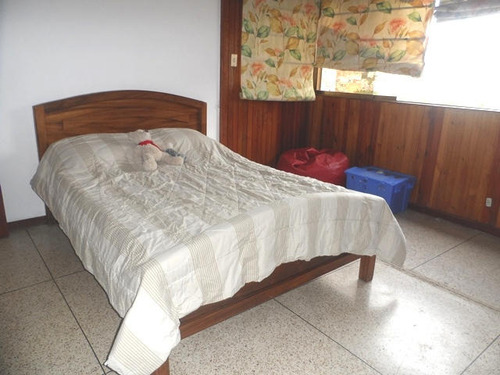Venta De Amplio Apartamento En Los Ruices / Gc