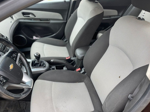 Imagen 10 de 15 de Chevrolet Chevrolet Cruze Ls