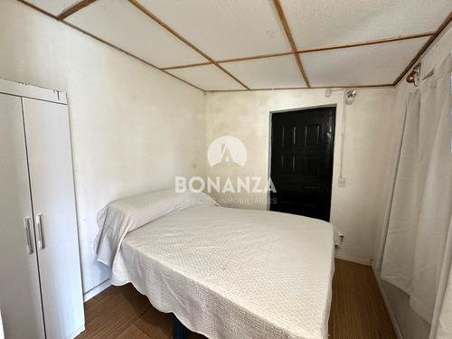 Casa En Venta - Piriápolis - Los Ángeles. 2 Dormitorios, 2 Baños. A 200 Metros De La Rambla Y Playa.