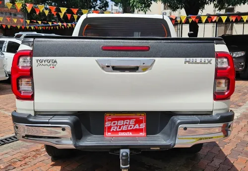 Toyota Hilux 2.4 Diésel 4X4