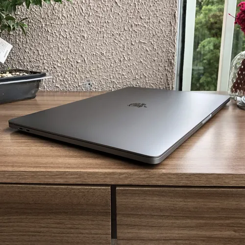 Macbook Pro 2019 16 Pol. 8-core I9 64gb 1tb Ssd 4gb Vídeo
