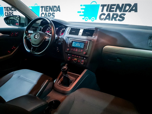Imagen 4 de 8 de Volkswagen Vento 2.0 Advance 115cv Summer Package