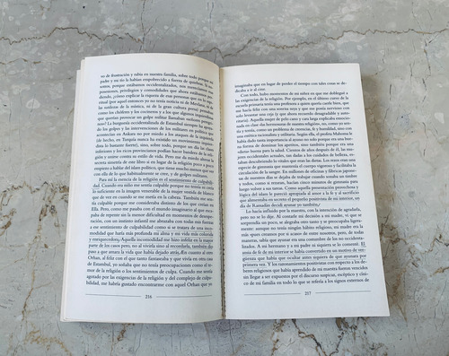 Libro - Novela - Orhan Pamuk - Estambul. Ciudad Y Recuerdos (Usado)