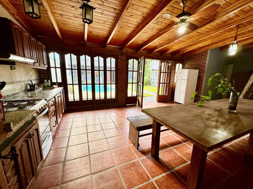 Suipacha 2800 - Casa De 3 Dormitorios En Venta Con Pileta - Rosario, Parque Casado
