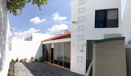 Excelente Residencia Andalucía En Venta En Virreyes