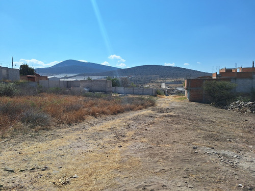 Terreno En Venta En Nuevo Apapataro Cerca De Cañadas Del Arroyo, Boulevard Metropolitano