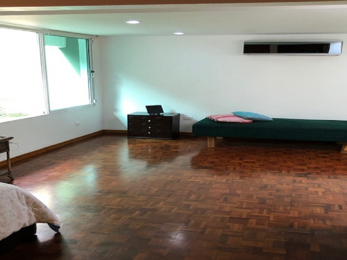 Imagen 16 de 30 de En Venta Espectacular Quinta Ubicada En La Lagunita Country Club