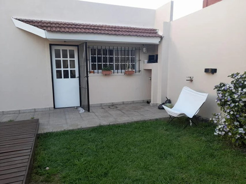 Imagen 7 de 13 de Venta Casa Castelar Sur 3 Dormitorios Con Pileta Gran Oportunidad.