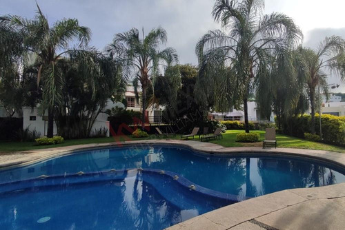 Se Vende Lote De Terreno Dentro Del Fraccionamiento Burgos Corinto En Temixco.-