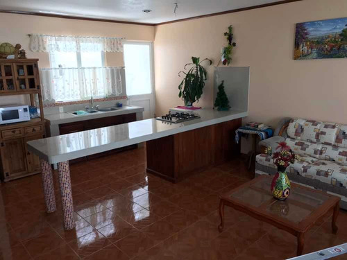 Imagen 8 de 14 de Bonita Casa Bien Ubicada A 1 Calle De Via Corta Santa Ana