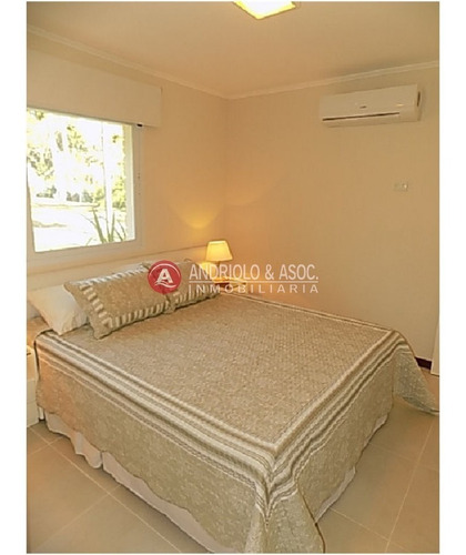 Casa En Playa Mansa - Ref: 5560