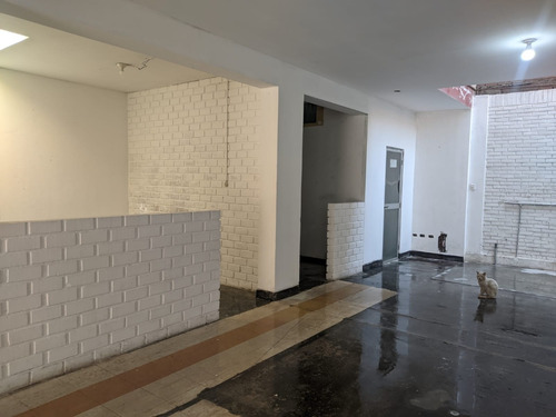 Se Alquila Local Comercial