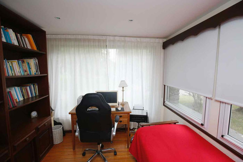 Casa De Cuatro Dormitorios, Parque Y Pileta Abril
