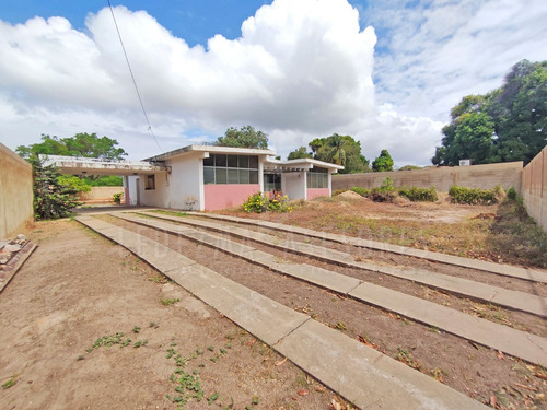 Imagen 3 de 13 de Ledezma Asesores Vende Terreno Av. Guasipati, Cerca De La Av. Táchira, Ciudad Bolívar - Venezuela