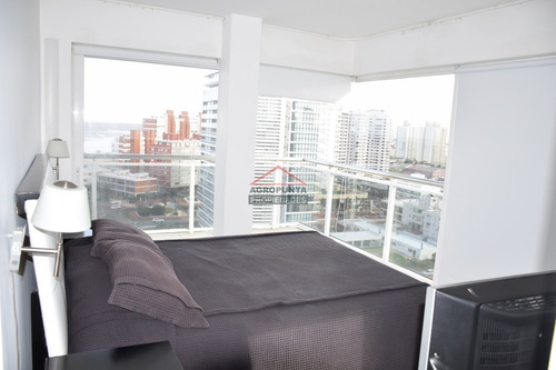 Apartamento En Brava, 3 Dormitorios *- Ref: 4808