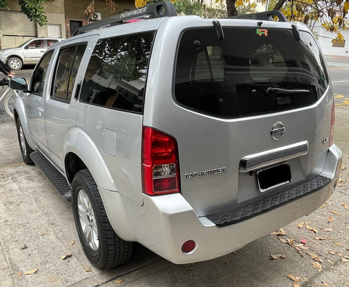 Nissan Pathfinder 2.5 Le 4x4 5at