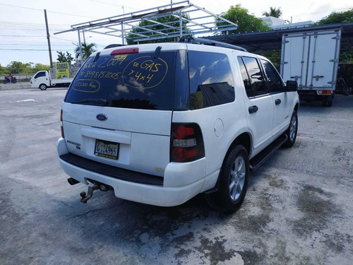 Ford Explorer 4x4 2004 En Bavaro
