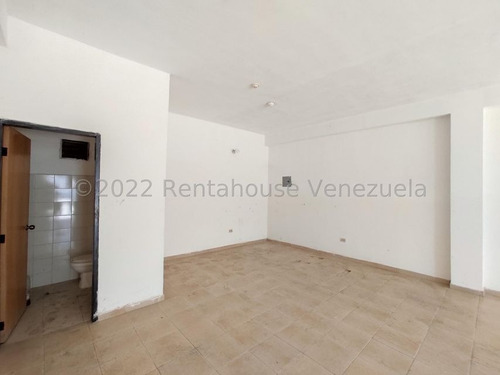 Imagen 4 de 12 de Local En Venta En Zona Industrial San Crispin Aragua 22-27123 Irrr
