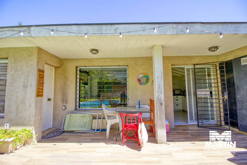 Casa En Venta En Martinez 4 Ambientes Uno En Suite, Jardín Con Pileta, Cochera X 2.