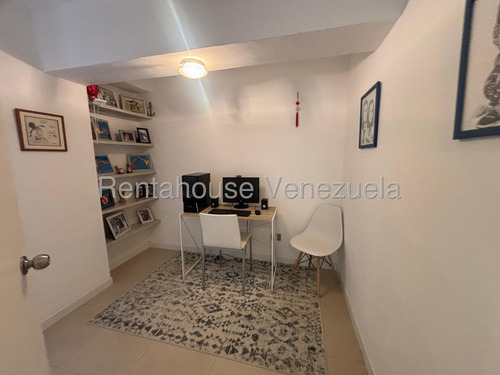 Apartamento En Venta Prados Del Este 25-21644. Jt
