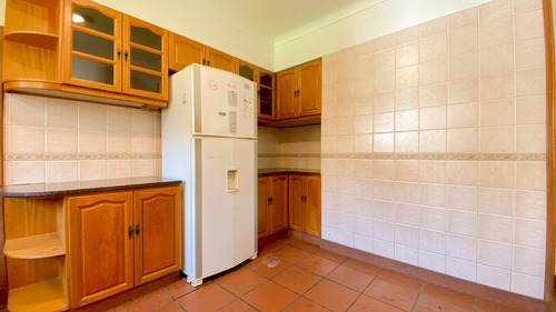 Chalet En Venta En El Barrio Stella Maris, Mar Del Plata