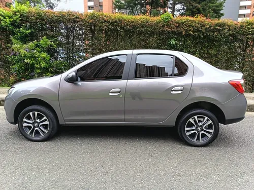 Renault Logan 1.6 Intens Aut