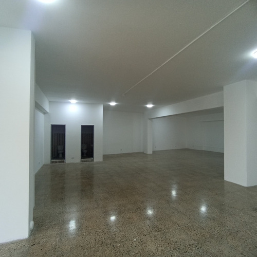Imagen 10 de 12 de Vendo Local Comercial Excelente Ubicación Puerto La Cruz Calle Sucre Edo Anzoategui Vzla.