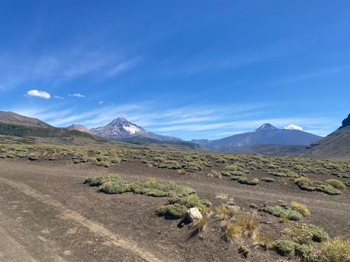 A 20 Km De Antuco/ Camino Internacional Pichachén