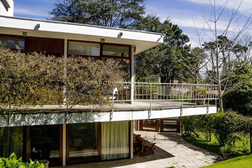 Oportunidad Casa De 3 Dormitorios Con Piscina En Playa Mansa, Punta Del Este- Ref: 3379