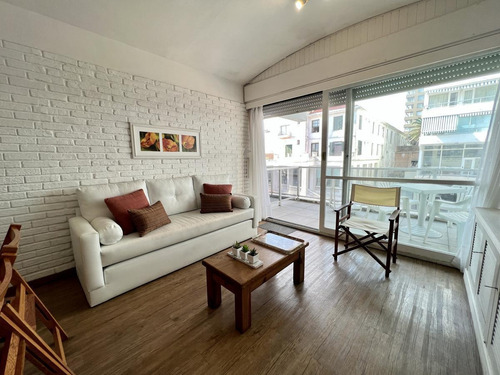 Imagen 2 de 13 de Apartamento En Península. 1 Dormitorio Y Medio. Garaje