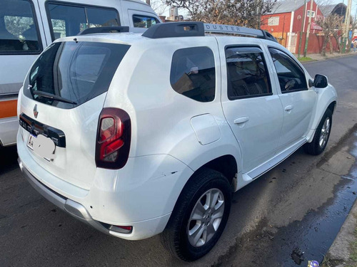 Imagen 2 de 17 de Renault Duster 2017 1.6 Ph2 4x2 Privilege 110cv