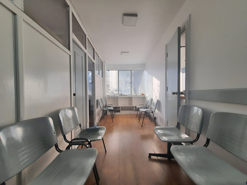 Arriendo Oficina De 7 Box 145 M2 Tenderini Santiago