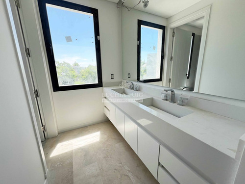 Excelente Casa En Venta A Estrenar 4 Dormitorios-ayres Plaza