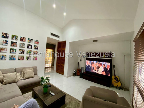 Casa En Venta En La Floresta