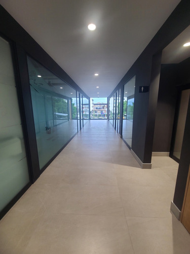 Plaza Comercial Corporativo Cod. 38534
