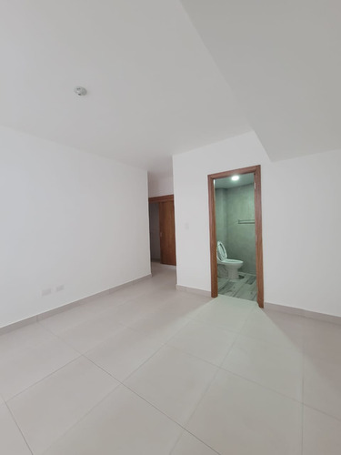 Imagen 17 de 22 de Apartamento De 3 Habitaciones En Alquiler