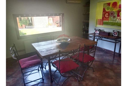 Venta De Hermosa Parcela Con Gran Casa Con Cava!!