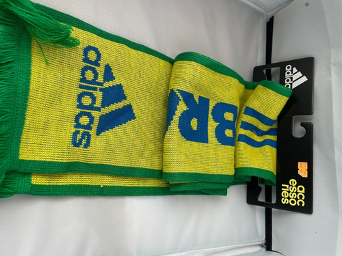 Imagen 2 de 2 de Bufanda Hinchas Brasil
