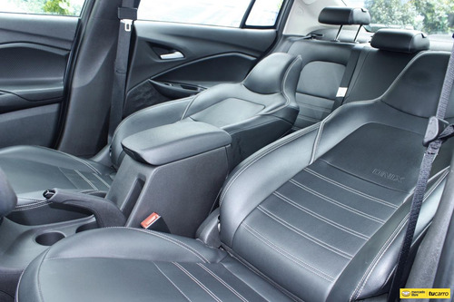 Imagen 19 de 25 de Chevrolet Onix