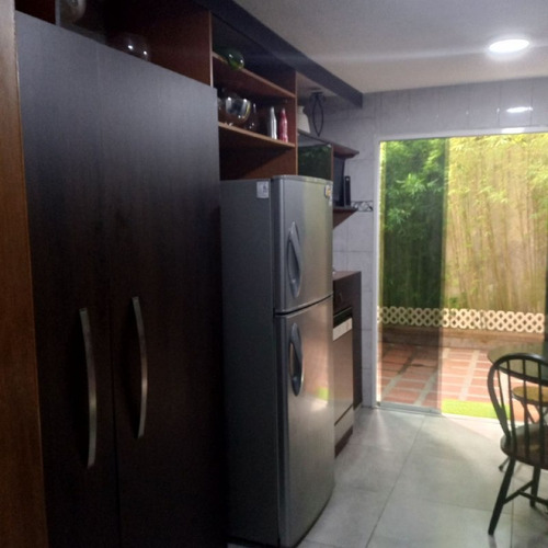 Guatire, Las Rosas, Conj Res Campo Alegre. Vende Casa, Amplia, Cómoda E Iluminada (riv)